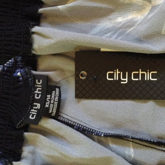 NWT City Chic "14" Navy, Contemporary Dress, On or Off shoulder; pockets, Classy - Picture 2 of 5